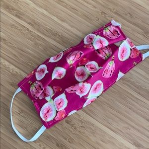 Pretty pink figs face mask
